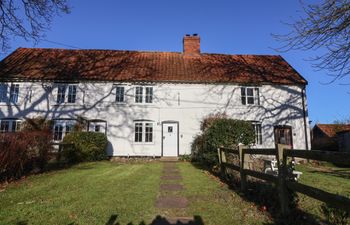 2 Greensleeves, Benhall Holiday Cottage