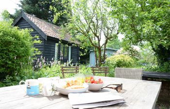 The White House with Studio Holiday Cottage