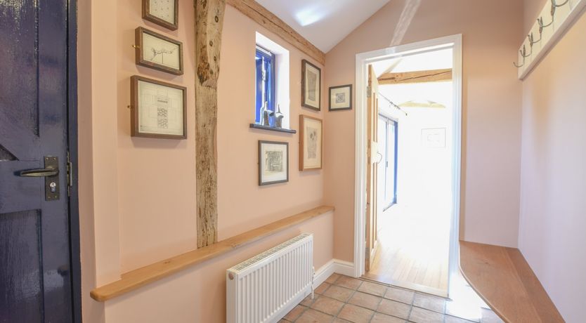 Photo of Onna's Stable, Sotherton