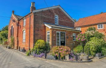 Chapel Cottage, Newbourne Holiday Cottage