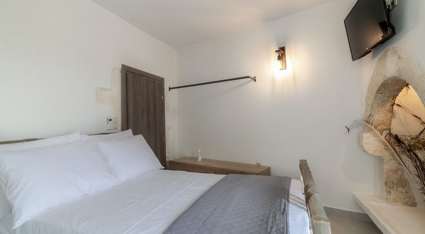 Photo of The Pretty Peacock