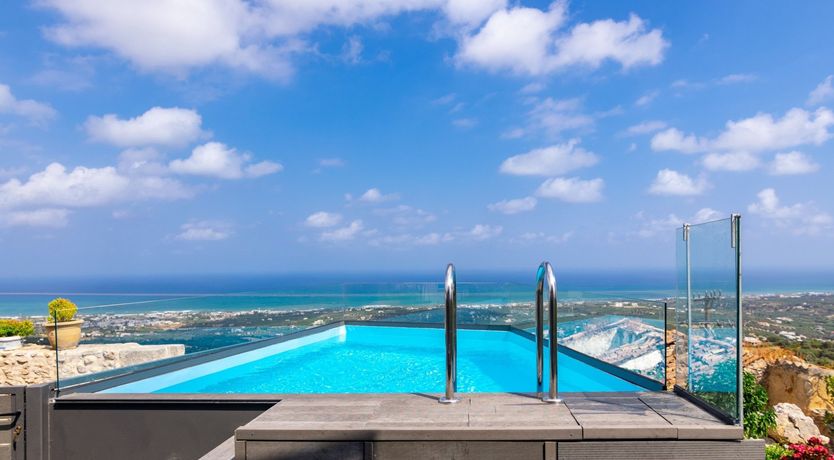 Photo of The Pretty Peacock