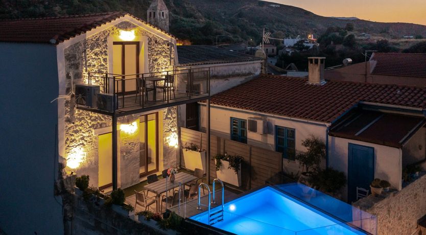 Photo of The Pretty Peacock