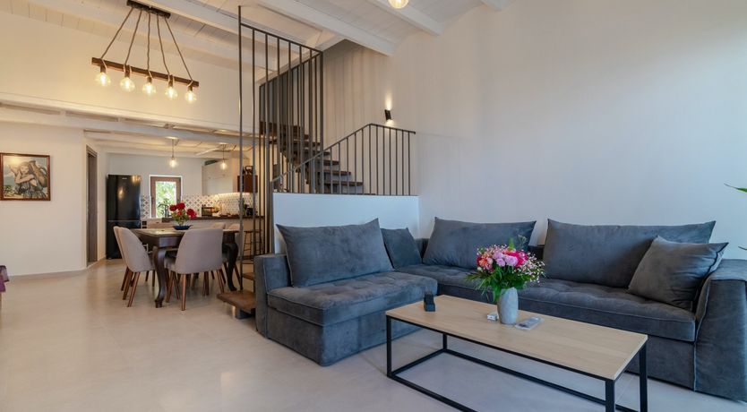 Photo of The Pretty Peacock