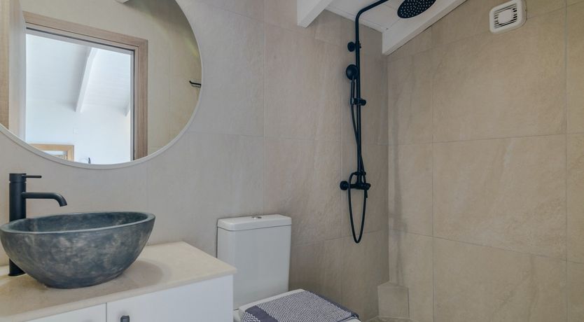 Photo of The Pretty Peacock