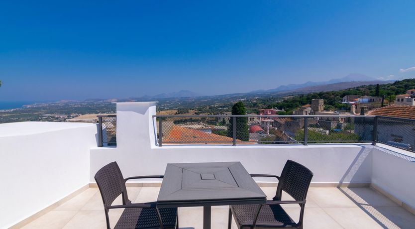 Photo of The Pretty Peacock