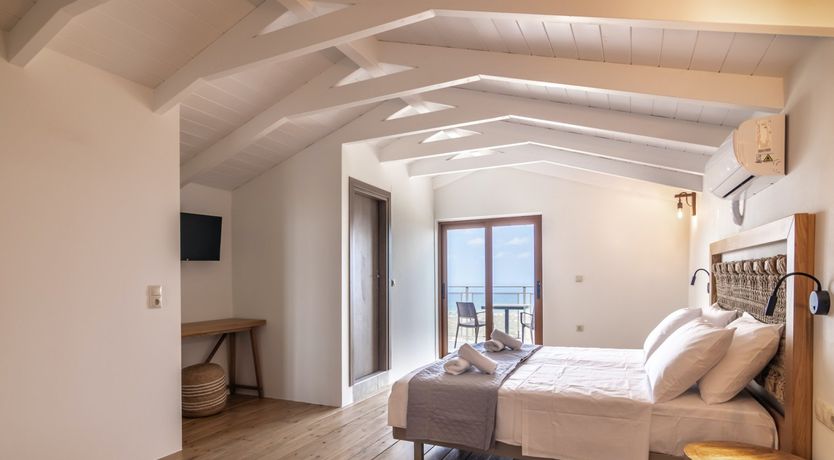 Photo of The Pretty Peacock