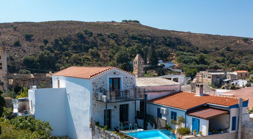 Photo of The Pretty Peacock