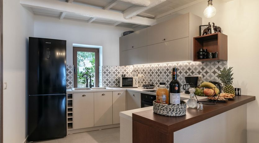 Photo of The Pretty Peacock