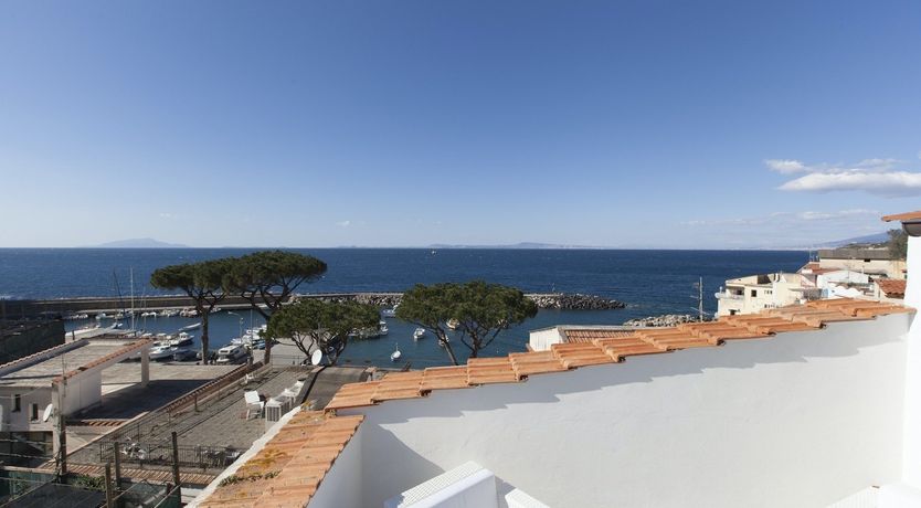 Photo of Sunset Lounge