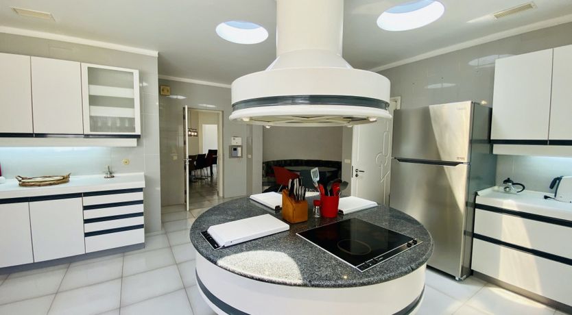 Photo of Seventies Vibes & Bougainvillea