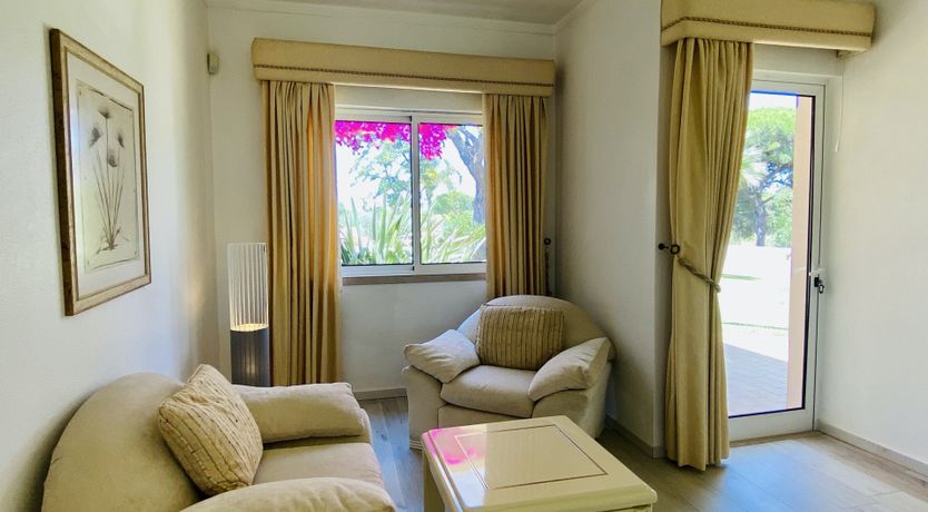 Photo of Seventies Vibes & Bougainvillea