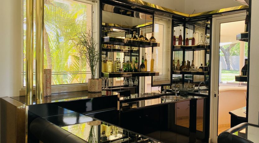 Photo of Seventies Vibes & Bougainvillea