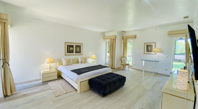 Photo of Seventies Vibes & Bougainvillea