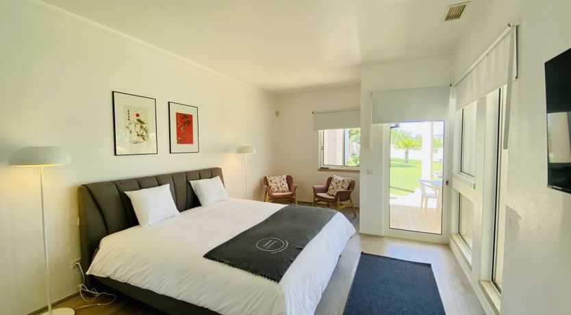 Photo of Seventies Vibes & Bougainvillea