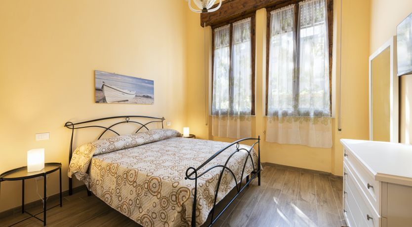 Photo of Sea Air & Leaves