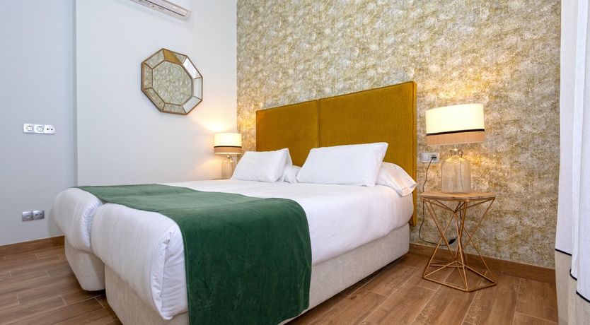 Photo of Gold & Green