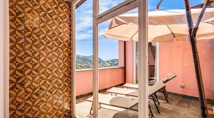 Photo of Pink House Hill