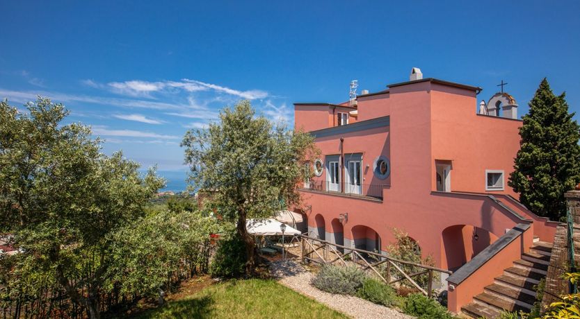 Photo of Pink House Hill