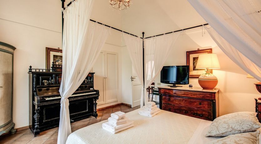 Photo of Pink House Hill