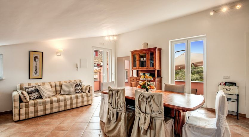 Photo of Pink House Hill