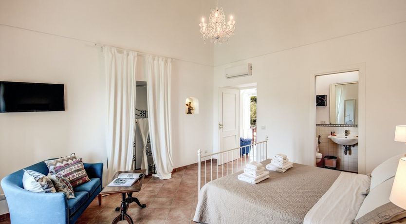 Photo of Pink House Hill