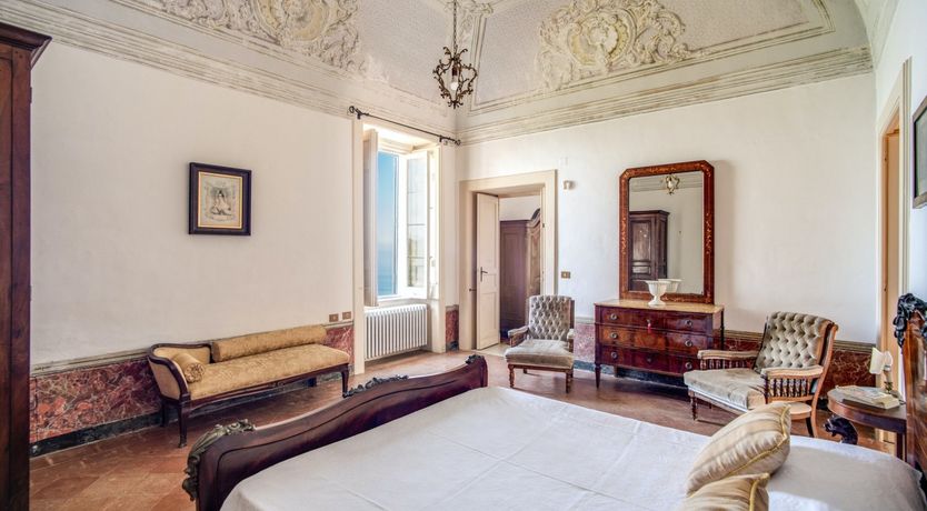 Photo of Tiptoe on the Terrace