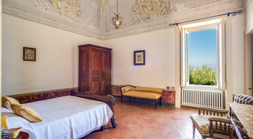 Photo of Tiptoe on the Terrace