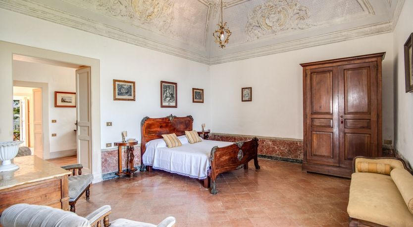 Photo of Tiptoe on the Terrace