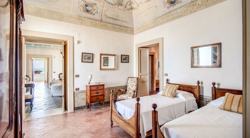 Photo of Tiptoe on the Terrace