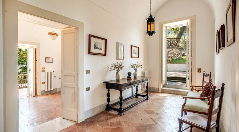 Photo of Tiptoe on the Terrace