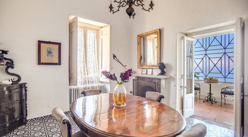 Photo of Tiptoe on the Terrace