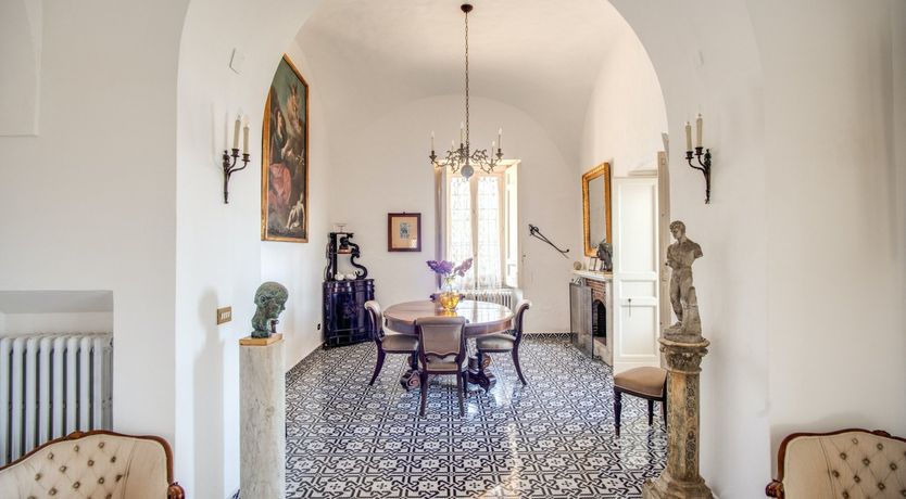 Photo of Tiptoe on the Terrace