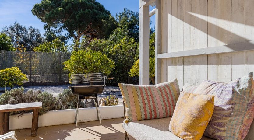 Photo of Around the Mulberry Bush