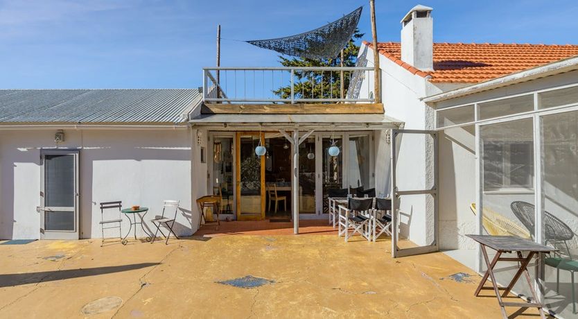 Photo of Around the Mulberry Bush