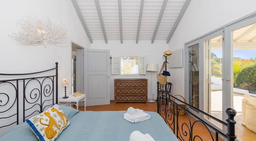 Photo of Around the Mulberry Bush