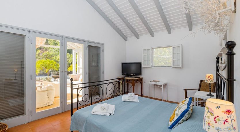 Photo of Around the Mulberry Bush