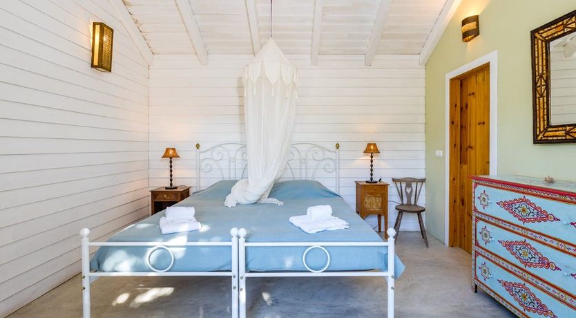 Photo of Around the Mulberry Bush