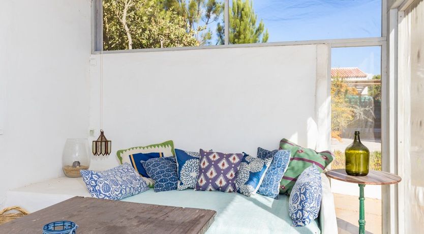 Photo of Around the Mulberry Bush