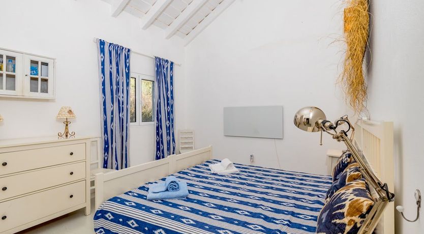 Photo of Around the Mulberry Bush