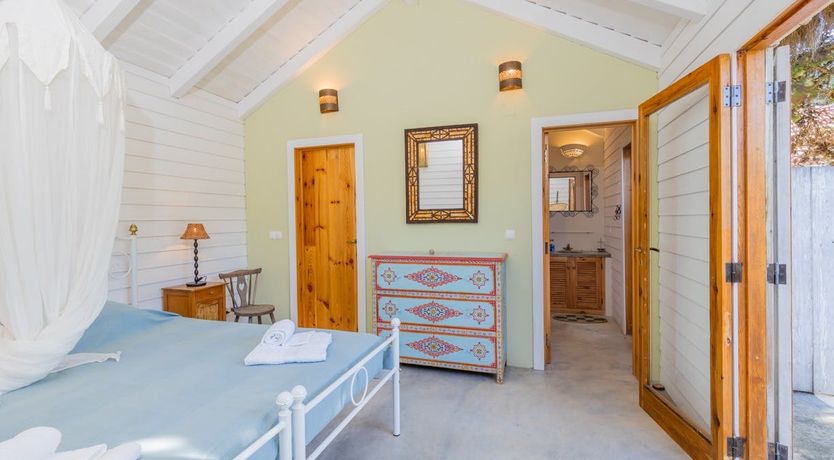 Photo of Around the Mulberry Bush