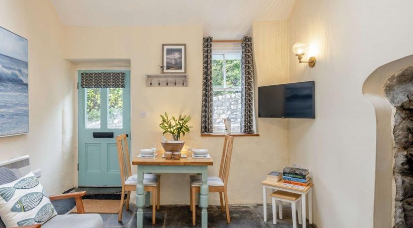 Photo of 2 Bed in Llwyngwril