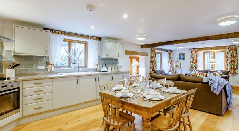 Photo of 3 Bed in South Molton