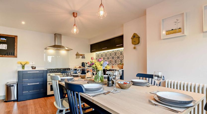 Photo of 3 Bed in Stroud