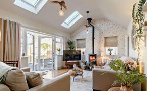 Photo of in Amberley (89898)