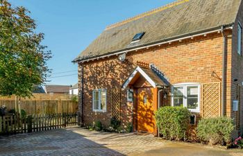 in Sway (90002) Holiday Cottage