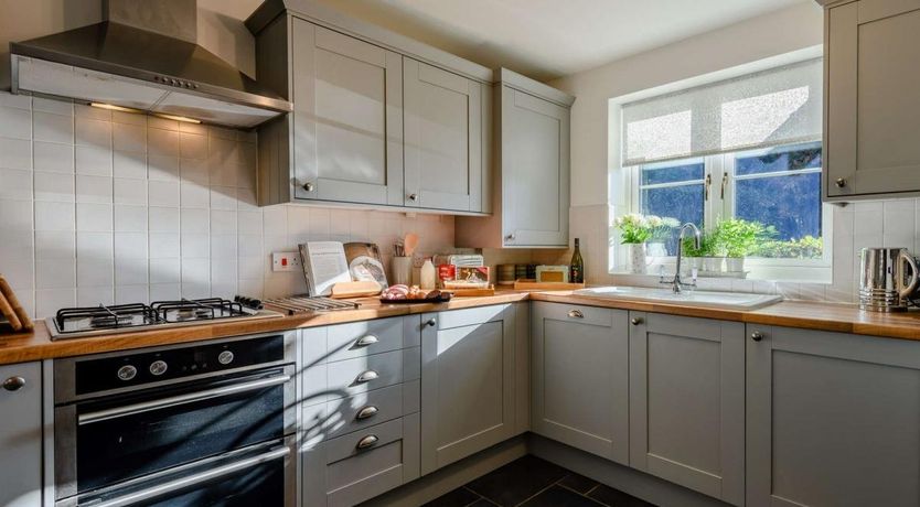 Photo of 3 Bed in Sway