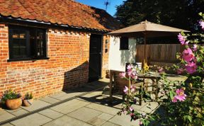 Photo of in Burgh St Peter (90132)