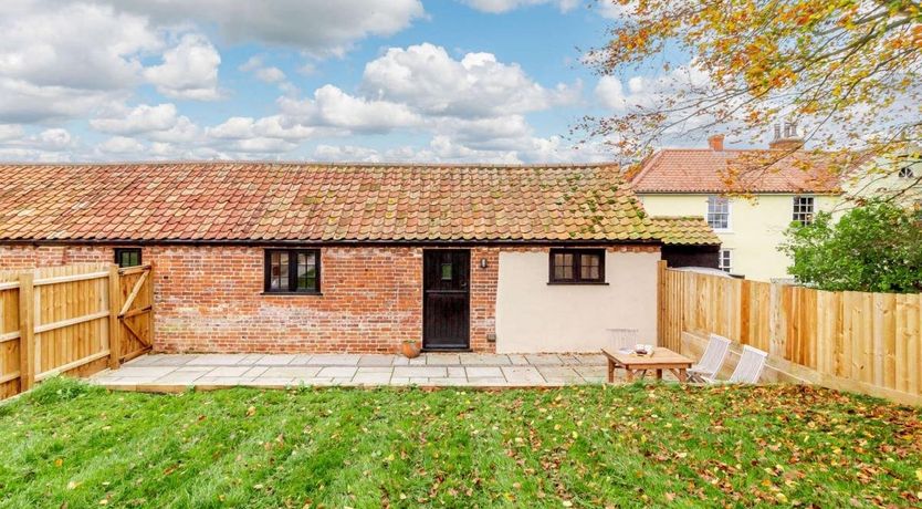 Photo of 1 Bed in Burgh St Peter