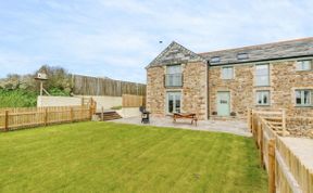 Photo of in Mawgan Porth  (89943)